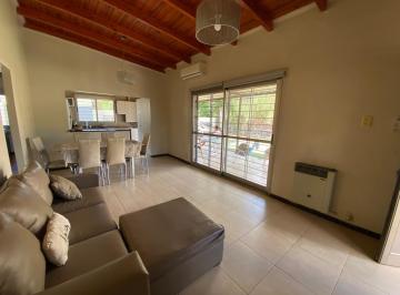 Casa · 100m² · 3 Ambientes · 1 Cochera · Casa de Dos Dormitorio con Patio y Pileta en Capitan Bermudez