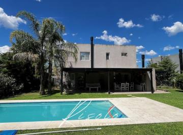 Casa · 190m² · 6 Ambientes · 5 Cocheras · Casa en Venta, 4 Dorm.. Pileta. Amplia Cocina Independiente. Barrio Cerrado, Escobar