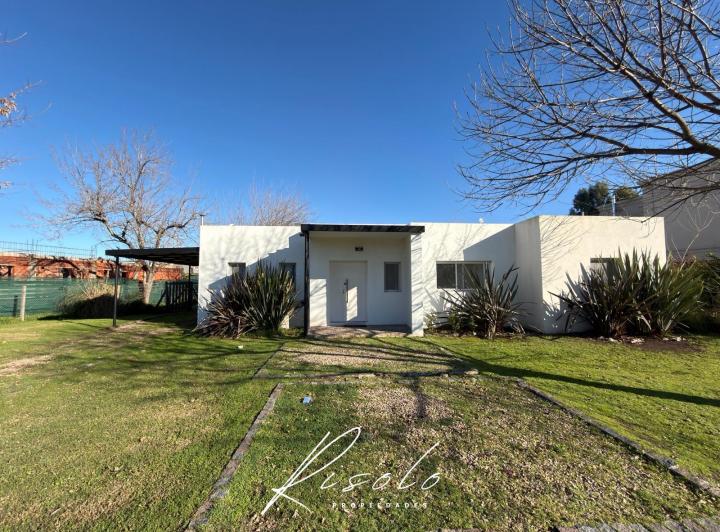 Casa · 130m² · 5 Ambientes · 2 Cocheras