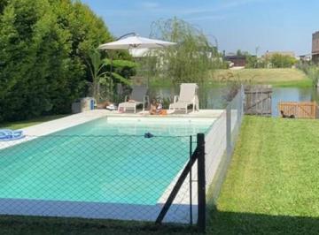 Casa · 210m² · 5 Ambientes · Casa en Alq. Temporario en San Rafael, Villanueva, Tigre