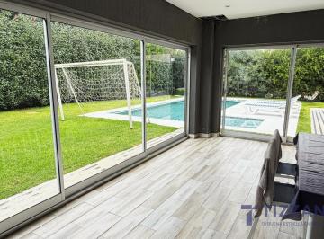 Casa · 250m² · 5 Ambientes · 6 Cocheras · Casa en Venta Fincas de Iraola II