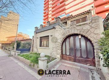 Casa de 5 ambientes, Miramar · Chalet 5 Ambientes con Patio, Terraza y Garage en Venta en Miramar