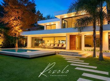 Casa · 252m² · 6 Ambientes · 1 Cochera · El Barranco - Exclusiva Casa de Diseño, Lago y Naturaleza a Solo 400 m. de Panamericana