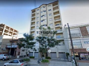 Departamento · 55m² · 2 Ambientes · 1 Cochera · Amplio Departamento 2 Ambientes con Cochera - Banfield