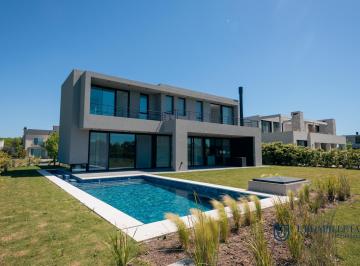 Casa · 353m² · 6 Ambientes · 2 Cocheras · Casa en Venta en Pilará en La Diligencia