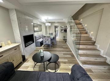 PH · 130m² · 4 Ambientes · 1 Cochera · Arrotea 645 - Impecable PH 4 Amb con Patio - Playroom y Cochera - Flores