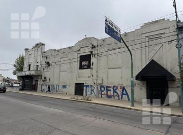 Local comercial · 625m² · Local en Genova y Montevideo