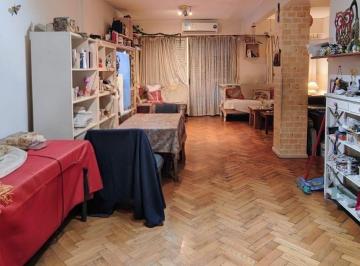 Departamento de 4 ambientes, Recoleta · Semipiso 4 Ambientes con Dependencia, Balcón, Guarda Coche y Baulera – Excelente Ubicación