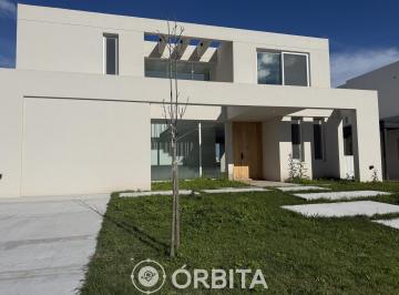 Casa · 263m² · 7 Ambientes · 4 Cocheras · Casa en Venta en Barrio Santa Ana, Villanueva, Tigre, Laguna