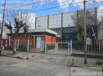 Depósito · 1500m² · Depósito Galpón 1700 m² en Bernal Venta o Alquiler