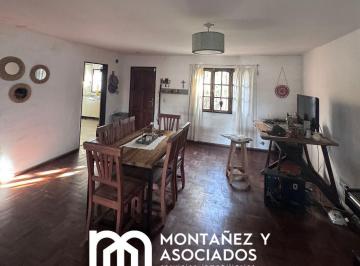 Casa · 180m² · 7 Ambientes · 2 Cocheras · Casa en Venta en Argüello 1 Planta