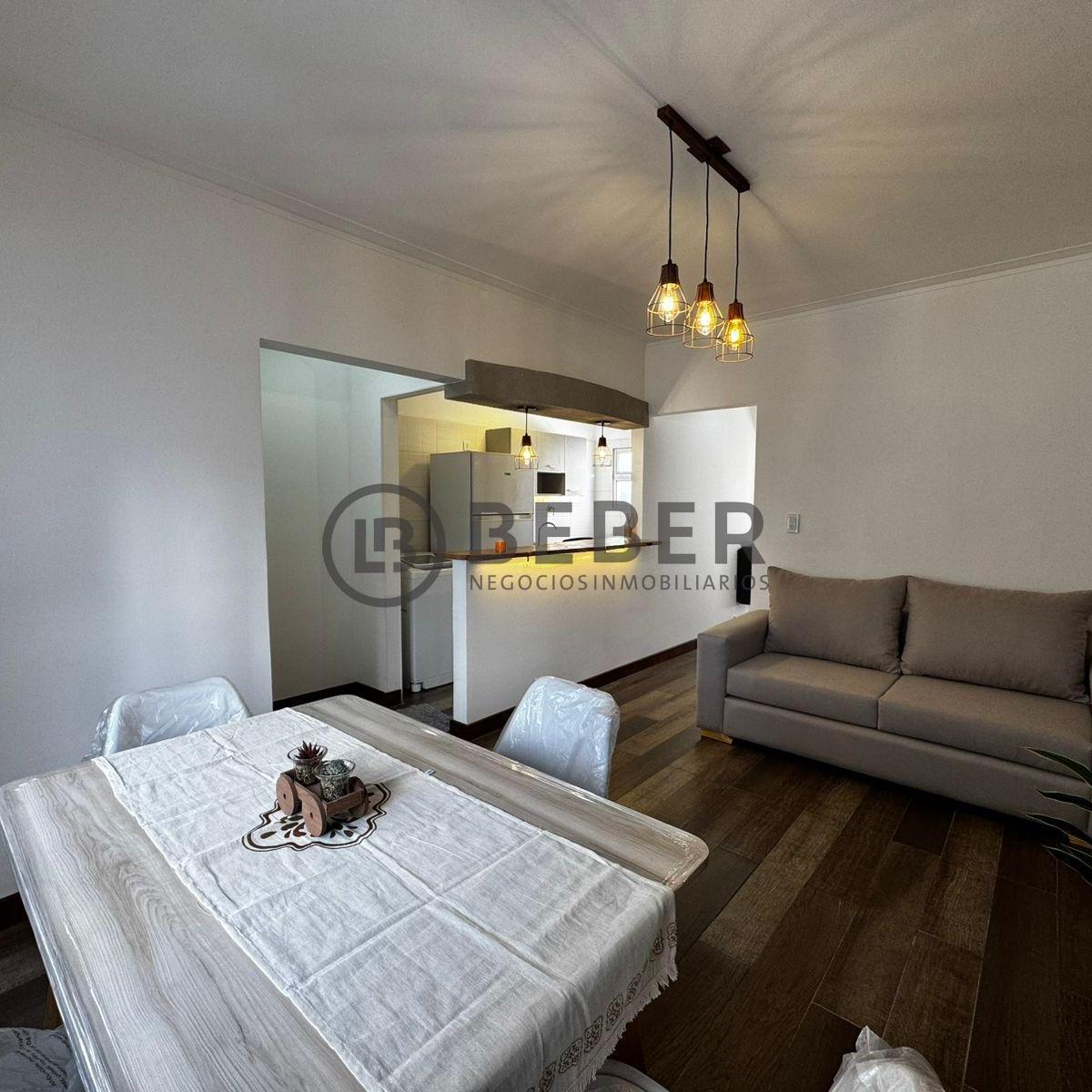 En venta departamento de dos ambientes al contrafrente en Plaza Mitre