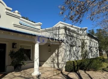 Casa · 360m² · 6 Ambientes · 1 Cochera · Casa en Venta en San Francisco, Manzanares, Pilar