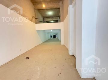 Bodega-Galpón · 400m² · Gran Oportunidad Galpón o Depósito en Flores Comercial