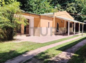 Casa · 251m² · Venta 2 Lotes con Dos Casas, quincho Nuevo y Pileta en General Rodriguez