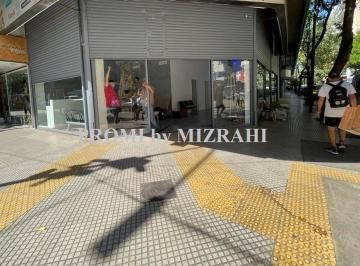 Local comercial · 170m² · Local en Esquina Av Rivadavia y Uriburu Excelente Cuadra Comercial