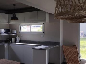 Casa · 145m² · 5 Ambientes · 2 Cocheras · Casa en Senderos IV