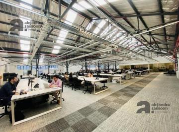 Oficina comercial · 3200m² · 5 Cocheras · Edificio Comercial en Parque Patricios Impecable! Para Entrar Yaaa!
