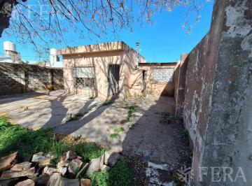 Casa · 85m² · 5 Ambientes · 1 Cochera · Venta Casa 3 Ambientes con Patio en Temperley Este