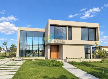 Casa · 346m² · 5 Ambientes · 2 Cocheras · Casa en Venta en El Naudir Al Rio, Escobar, G. B. a. Zona Norte