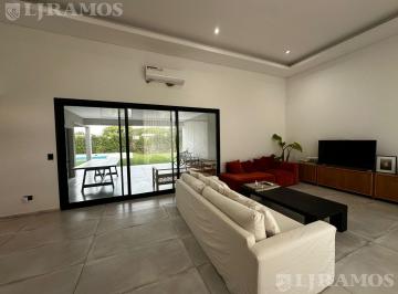 Casa · 180m² · 5 Ambientes · 6 Cocheras · Casa en Venta en 1 Planta con Pileta San Matias Pg