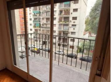 Departamento · 70m² · 3 Ambientes · Oportunidad Inversor a Refaccionar 3 Amb con Balcon Al Frente 76 m² Sobre Av Avellaneda Flores