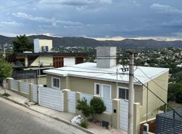 Casa · 180m² · 15 Ambientes · 1 Cochera · Venta Complejo de 3 Deptos 2 Dor Carlos Paz Centro
