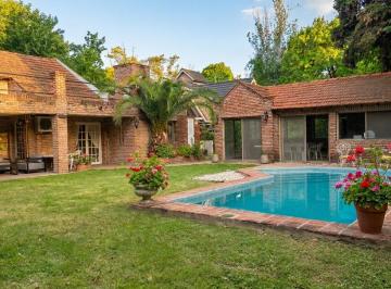 Parque · Casa Country de Ensueño con Pileta y Parque Arbolado en Country Club San Carlos