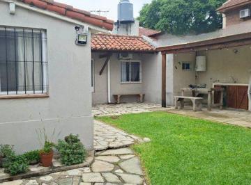 Casa · 165m² · 3 Ambientes · 1 Cochera · Venta Casa 3 Ambientes con Quincho Jardin y Terraza con Cochera en Olivos
