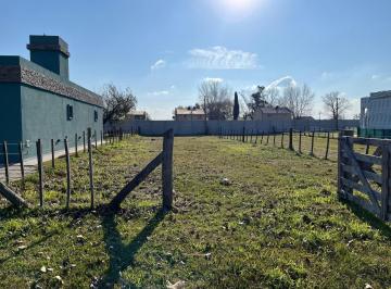 Terreno · Lote Imperdible Precio Oportunidad en Domselaar Chico Venta