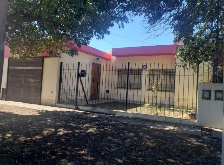 Casa · 80m² · 6 Ambientes · 1 Cochera