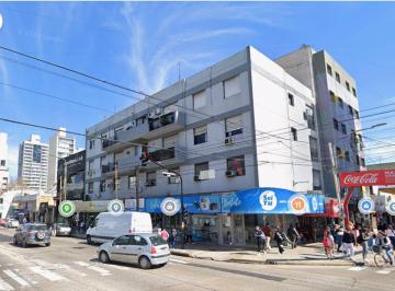 Departamento · 65m² · 3 Ambientes · Venta Depto 3 Amb Frente Banfield Lomas de Zamora