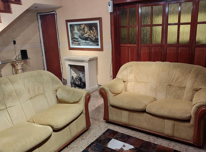 Casa · 225m² · 5 Ambientes · 3 Cocheras