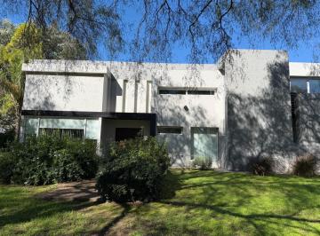 Casa de 4 ambientes, Villa Allende · Casa en Venta en Country San Isidro