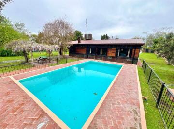 Quinta vacacional · 160m² · 3 Dormitorios · 3 Cocheras · Venta Casa Quinta 4 Amb La Reja Moreno Permuta