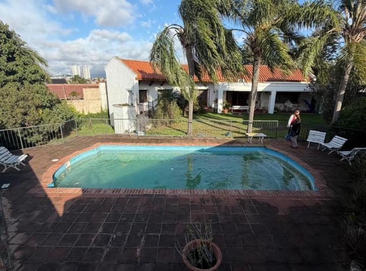 Casa · 362m² · 8 Ambientes · 3 Cocheras