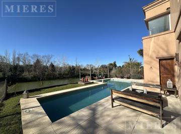 Casa · 385m² · 7 Ambientes · 2 Cocheras · Alquiler de Verano a La Laguna en Las Glorietas, Nordelta.