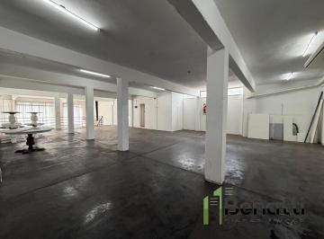 Local comercial · 227m² · 1 Ambiente · Amplio Local en Ochava de 227 m²