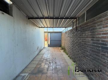 Garage · 10m² · Cochera Individual C/ Portón Manual a m de Av Eva Peron