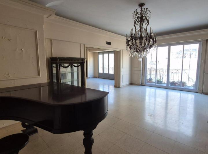 Departamento · 210m² · 5 Ambientes · 1 Cochera