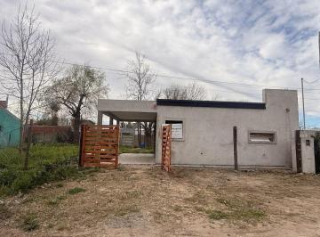 Casa · 53m² · 2 Ambientes · 1 Cochera · Casa en Villa Parque Sicardi