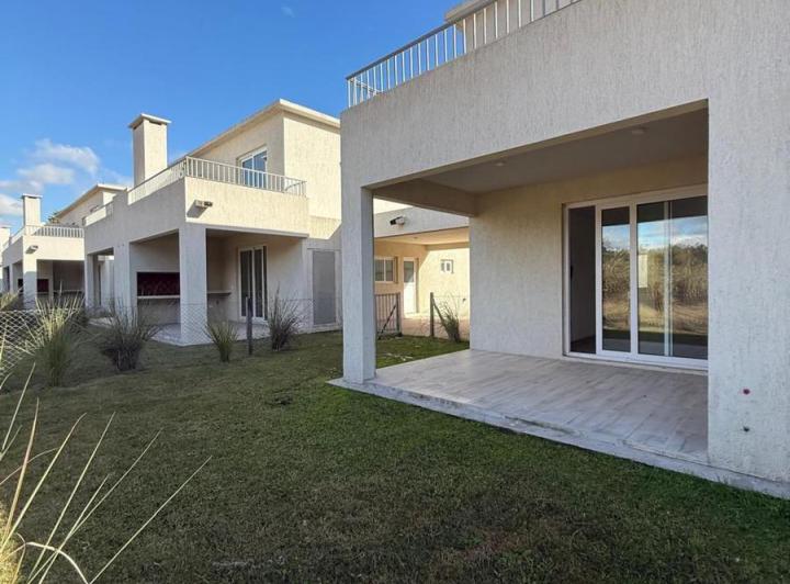 Casa · 87m² · 3 Ambientes