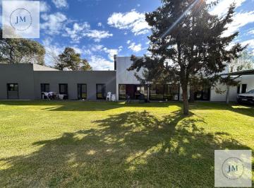 Quinta vacacional · 290m² · 4 Ambientes · 3 Cocheras · Venta Quinta en Mercedes B.
