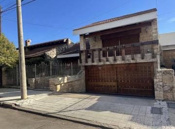 Oficina comercial · 387m² · 10 Ambientes · 2 Cocheras · Excepcional Propiedad de Categoría en El Corazón de Barrio Alto Verde