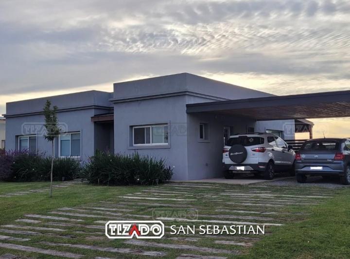 Casa · 131m² · 4 Ambientes · 1 Cochera