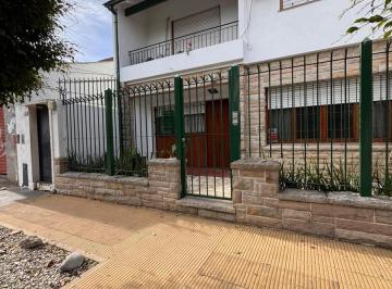 Casa · 4 Ambientes · 1 Cochera · Casa - Olivos - Maipu/uzal