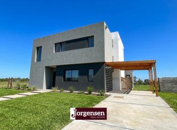 Casa de 5 ambientes, Escobar · Casa en Venta en Nativas, Puertos