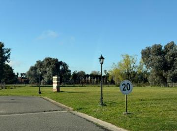 Terreno · 855m² · Venta Terreno en Barrio del Golf Lote 49 en Francisco Álvarez