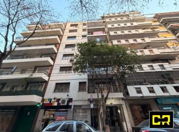 Departamento de 4 ambientes, Flores · Departamento Tres Ambientes con Dependencia de Servicios.