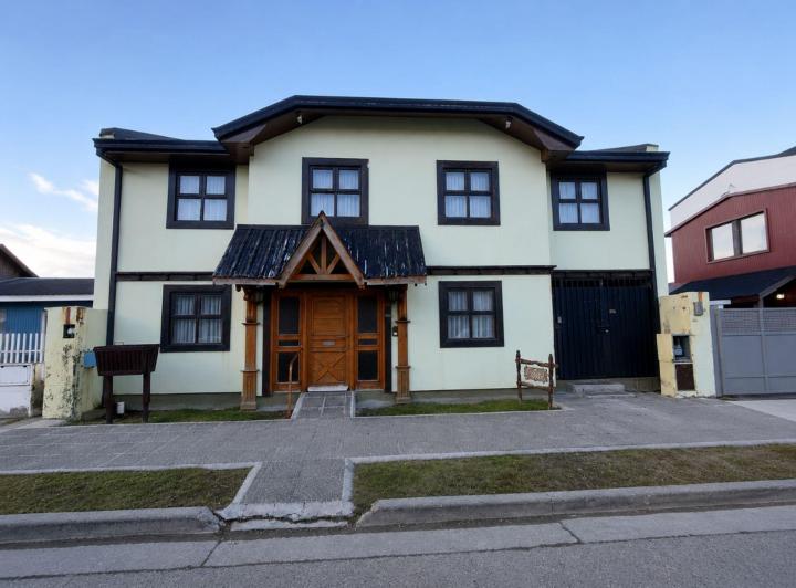 Casa · 350m² · 6 Ambientes